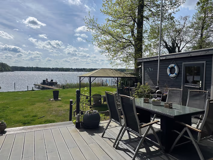 Ferienhaus für 4 Personen, mit Seeblick und Garten sowie Sauna - 1