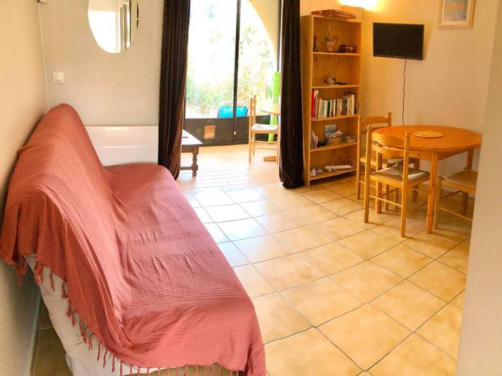 Gîte pour 5 personnes, avec jardin dans Plage La Favière - 3