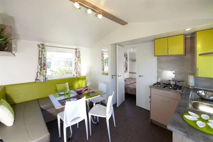 Camping pour 6 personnes, avec bassin pour enfant et jacuzzi à Sérignan - 4