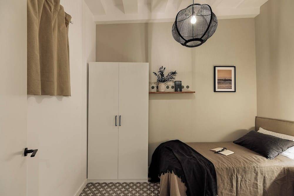Apartamento entero, Yenda - 2 bedrooms and balcony in Vila de Gràcia in Centro Barcelona, Barcelona