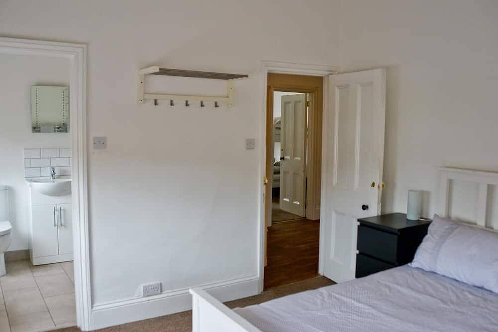 Entire apartment, Crh · Corner House Apartment in Worthing, West Sussex