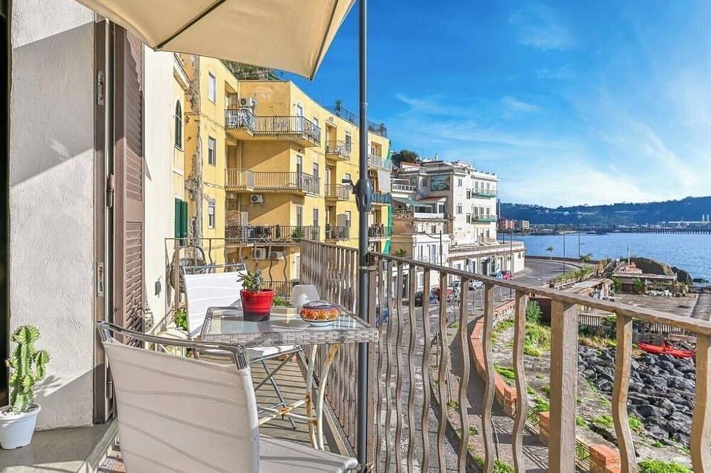 Entire apartment, La Perla Flegrea \n“Luxury Experience “ in Pozzuoli, Naples Province