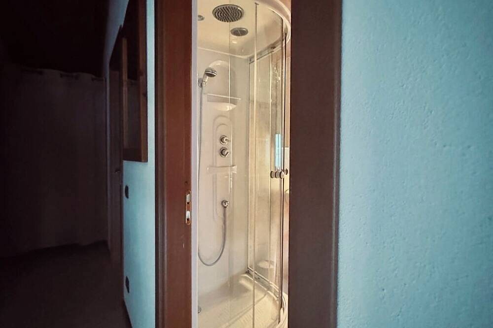 Ganze Wohnung, Mansarda Spadone in Musso, Gemeinde Musso