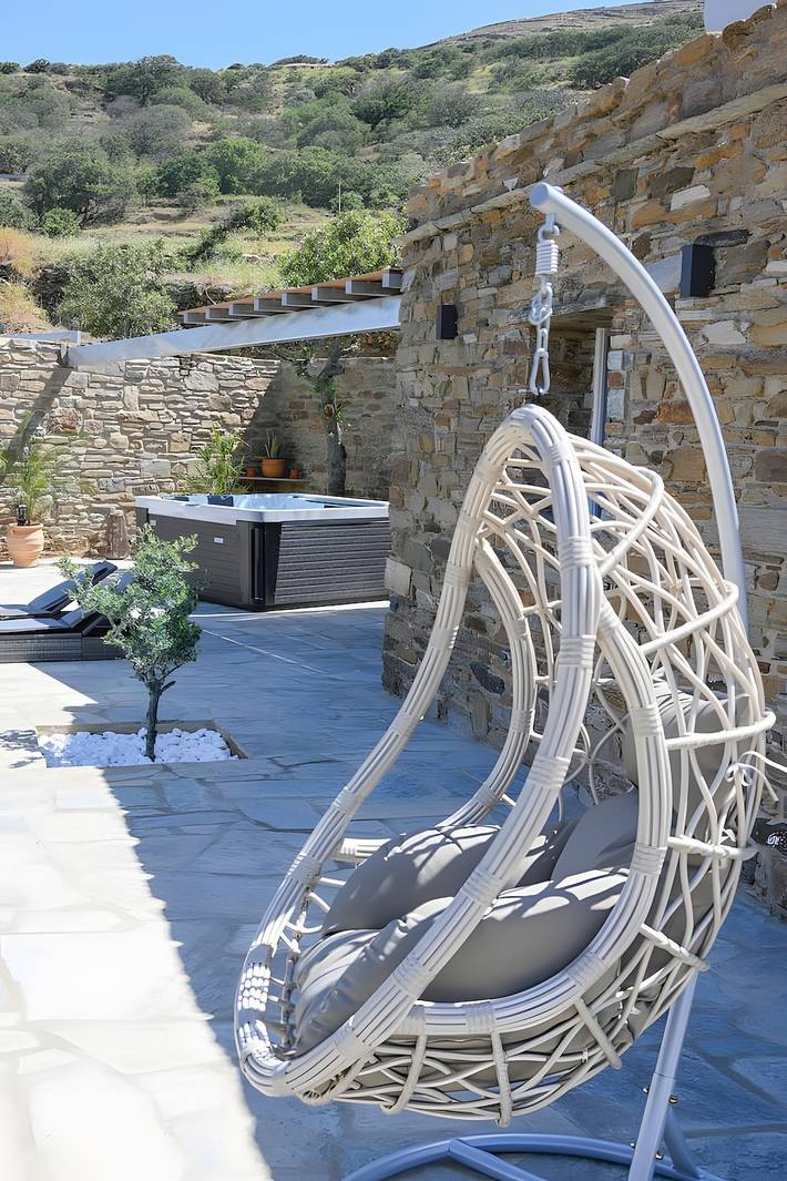 Villa 'Celini House 2' with Mountain View, Wi-Fi and Air Conditioning in Tinos