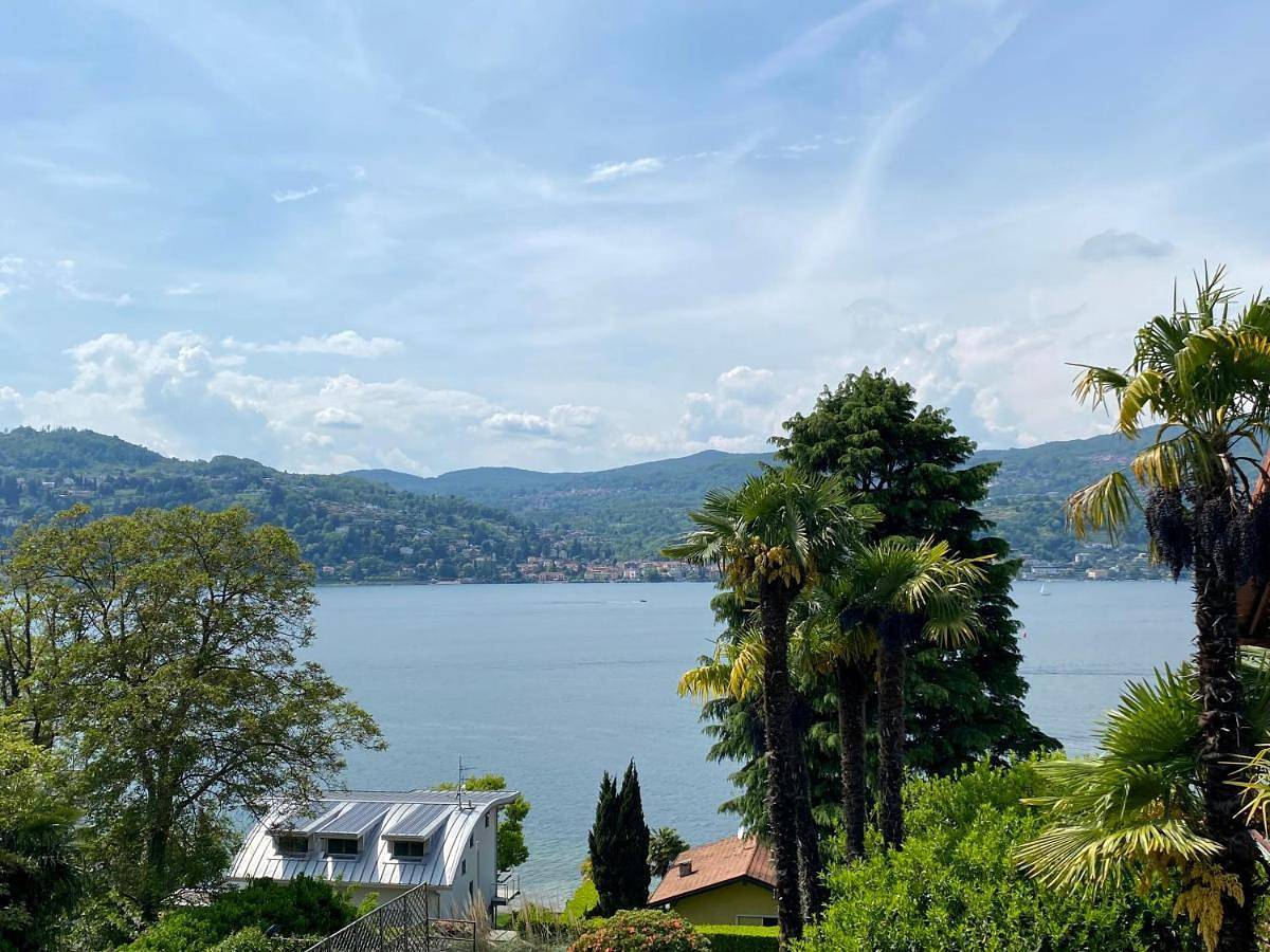 Appartamento intero, A dream on the lake in Comune di Angera, Lago Maggiore (Lombardia)
