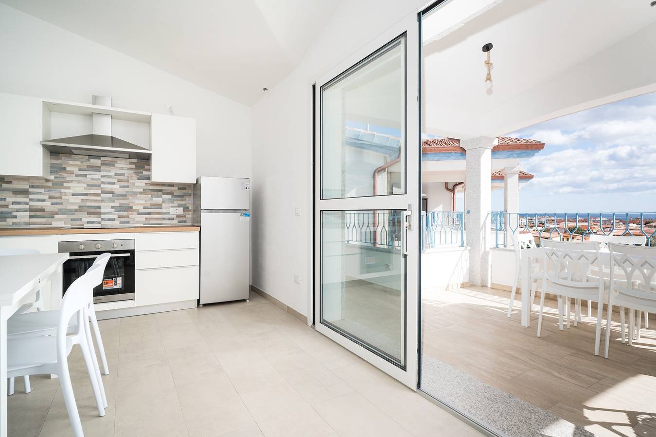 Maison de vacances 'Girasole' avec vue sur la mer, terrasse privée et climatisation in La Caletta, Siniscola