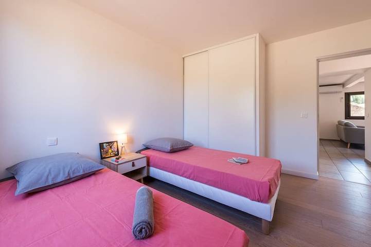 Lovely, quiet house in the countryside close to many beaches in Serra-di-Ferro, Ajaccio und Umgebung
