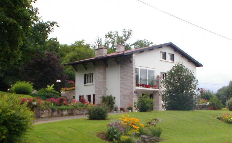 Gîte pour 2 personnes, avec Jardin et Vue dans Andelot-en-Montagne