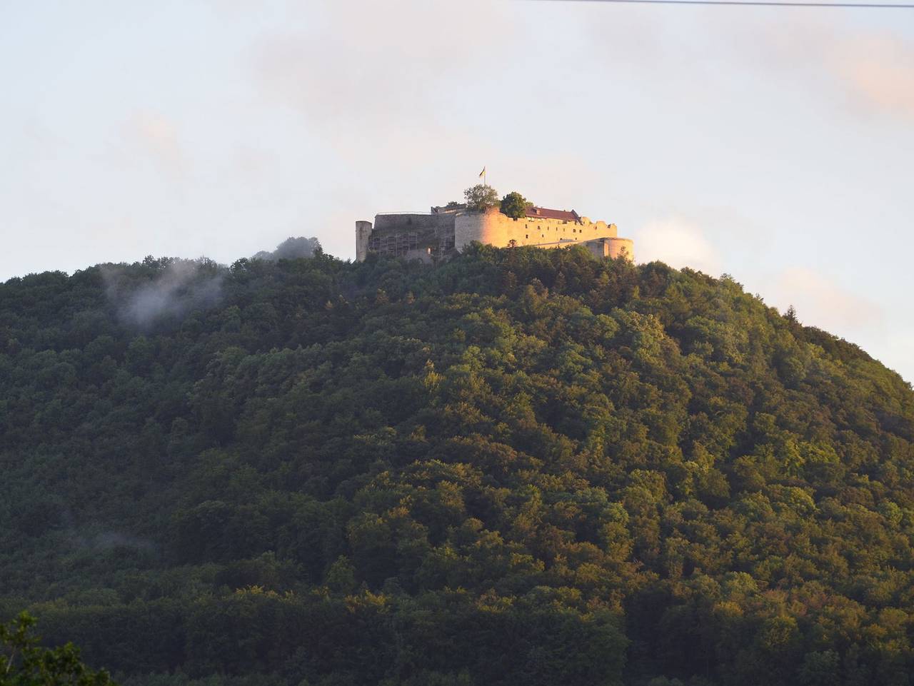 Ganze Ferienwohnung, Ferienwohnung Zaunkönig - Ferienwohnung mit 35qm, 1 Wohn-/Schlafzimmer, max. 2 Personen in Beuren, Albsteig Etappe 9