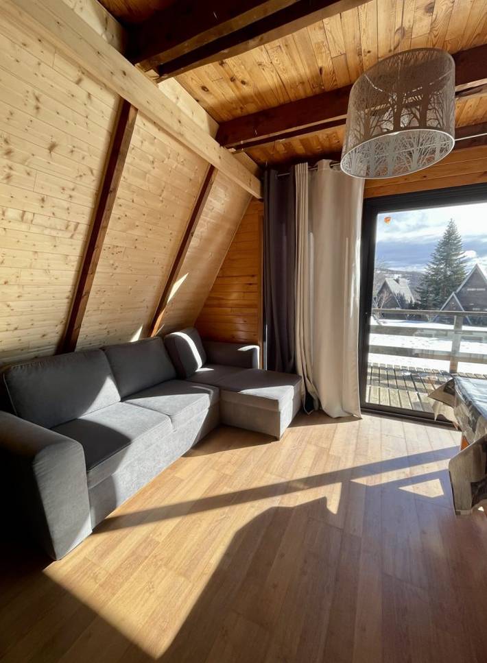 Gîte pour 6 personnes, avec terrasse ainsi que piscine et jardin, animaux acceptés dans L'Aubrac - 3