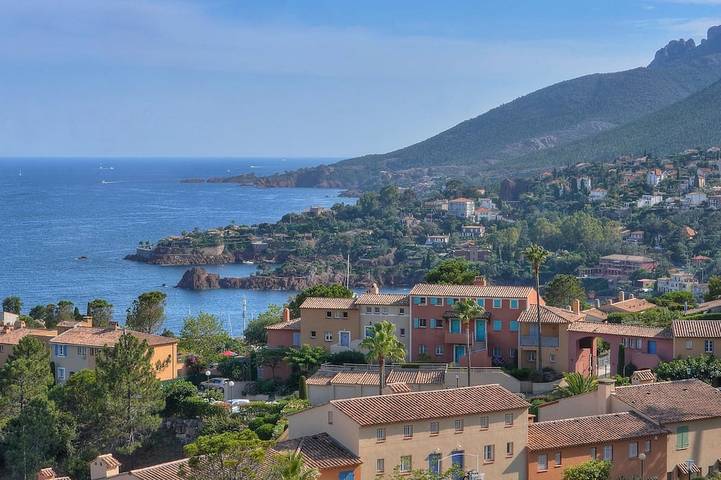 Ferienhaus für 4 Personen, mit Pool und Balkon in Théoule-sur-Mer