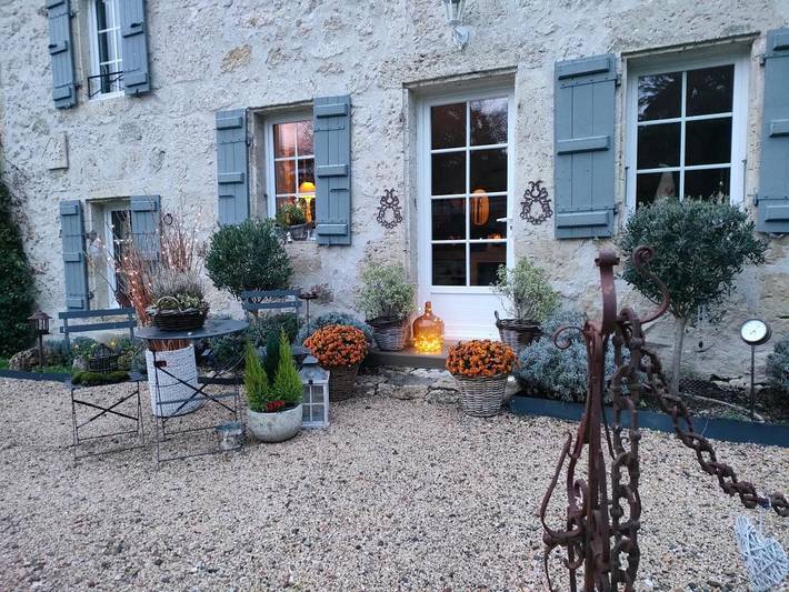 Location de vacances pour 2 personnes, avec terrasse ainsi que vue et jardin à Castéra-Lectourois - 2