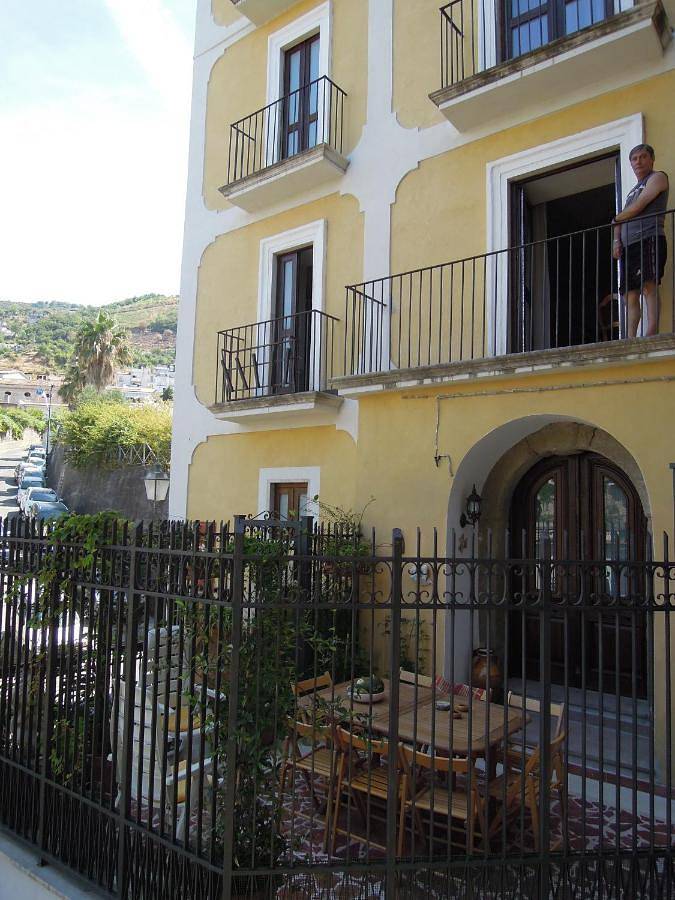 Appartamento per 3 persone, con balcone e panorama in Paola