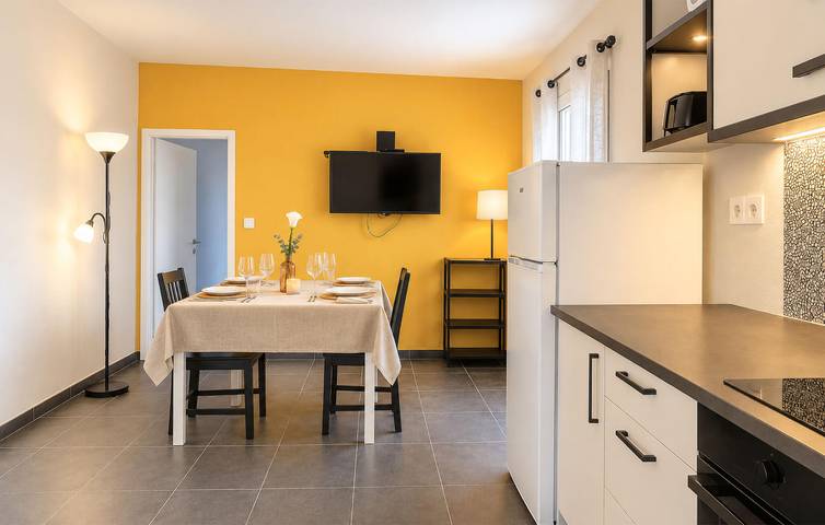 Appartement confortable avec jardin, Wi-Fi et parking près de la rivière in Bouzonville, Boulay-Moselle