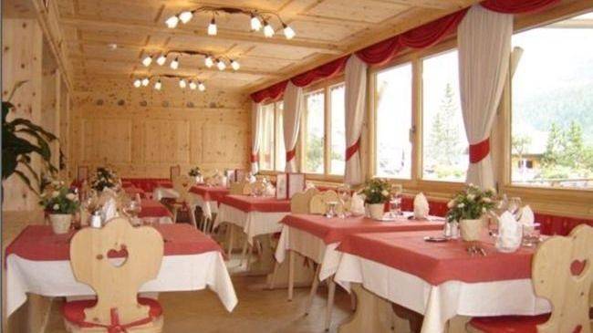 Hotel Astras - Einzelzimmer mit Dusche/Wc, klein in Scuol, Unterengadin