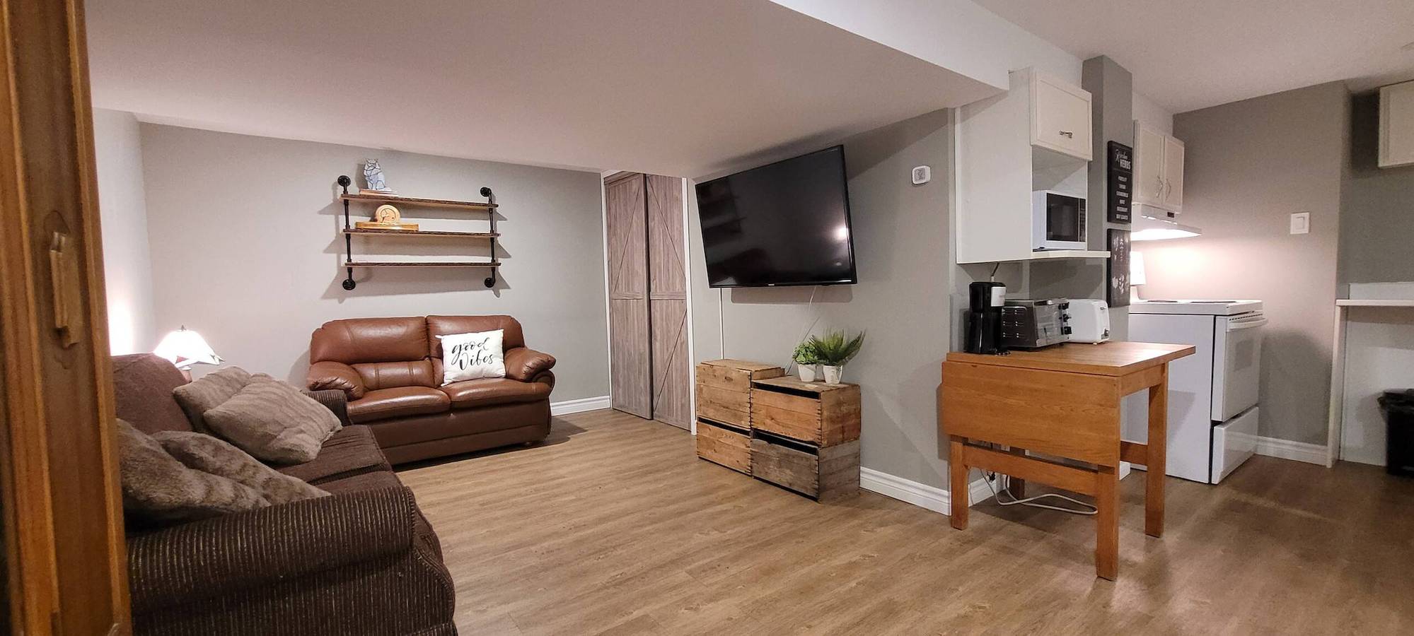 Oasis Paisible Sous-sol Privé avec Lit Queen & Cuisine Complète in Québec