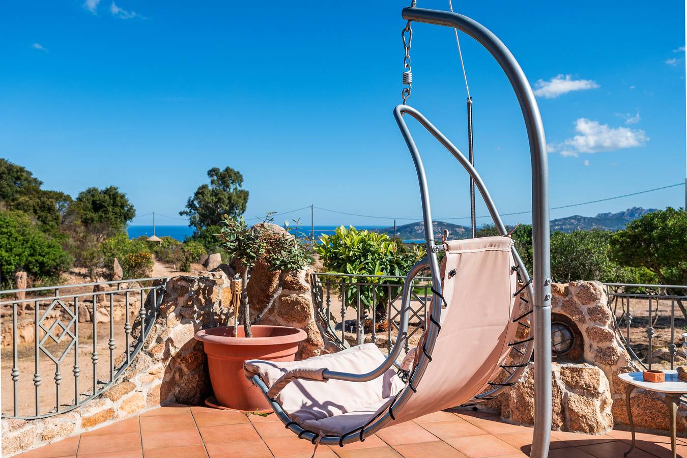 Apartamento entero, Preciosa Sun House Villa con vistas al mar, Wi-Fi, balcón y terraza in Arzachena, Costa Smeralda