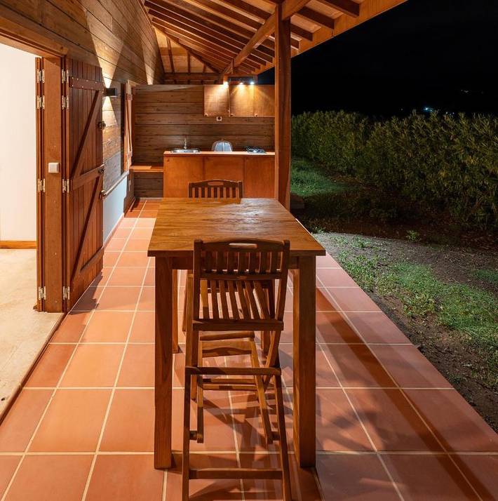 Gîte pour 4 personnes, avec piscine ainsi que jardin et vue en Martinique - 4