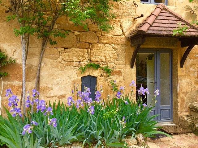 Gîte pour 6 personnes, avec terrasse ainsi que piscine et jardin à Saint-Cybranet - 3