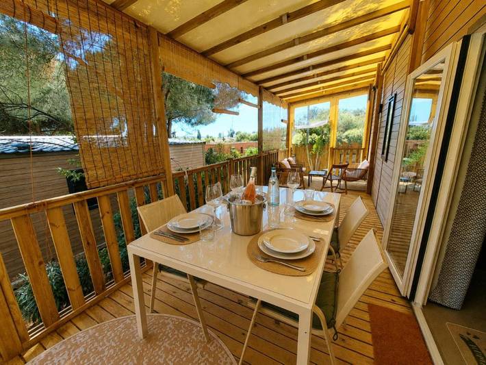 Camping pour 4 personnes, avec piscine et jardin, animaux acceptés à La Crau - 2