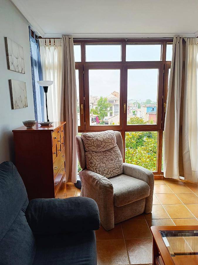 Apartamento para 4 personas, con piscina además de jardín y balcón, Se admiten mascotas en Colombres