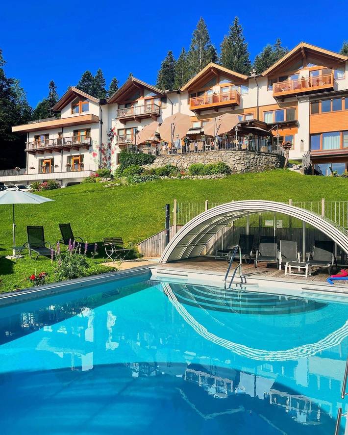Ferienwohnung für 5 Personen, mit Sauna und Pool sowie Garten und Balkon in Oberndorf in Tirol