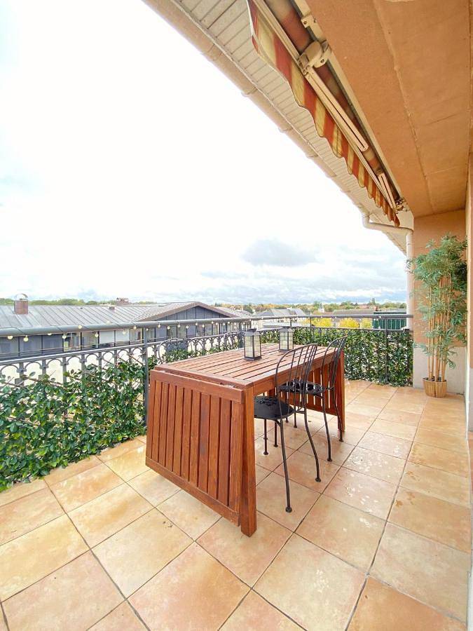 Appartement de vacances pour 6 personnes, avec Balcon ainsi que Terrasse et Vue à Magny-le-Hongre