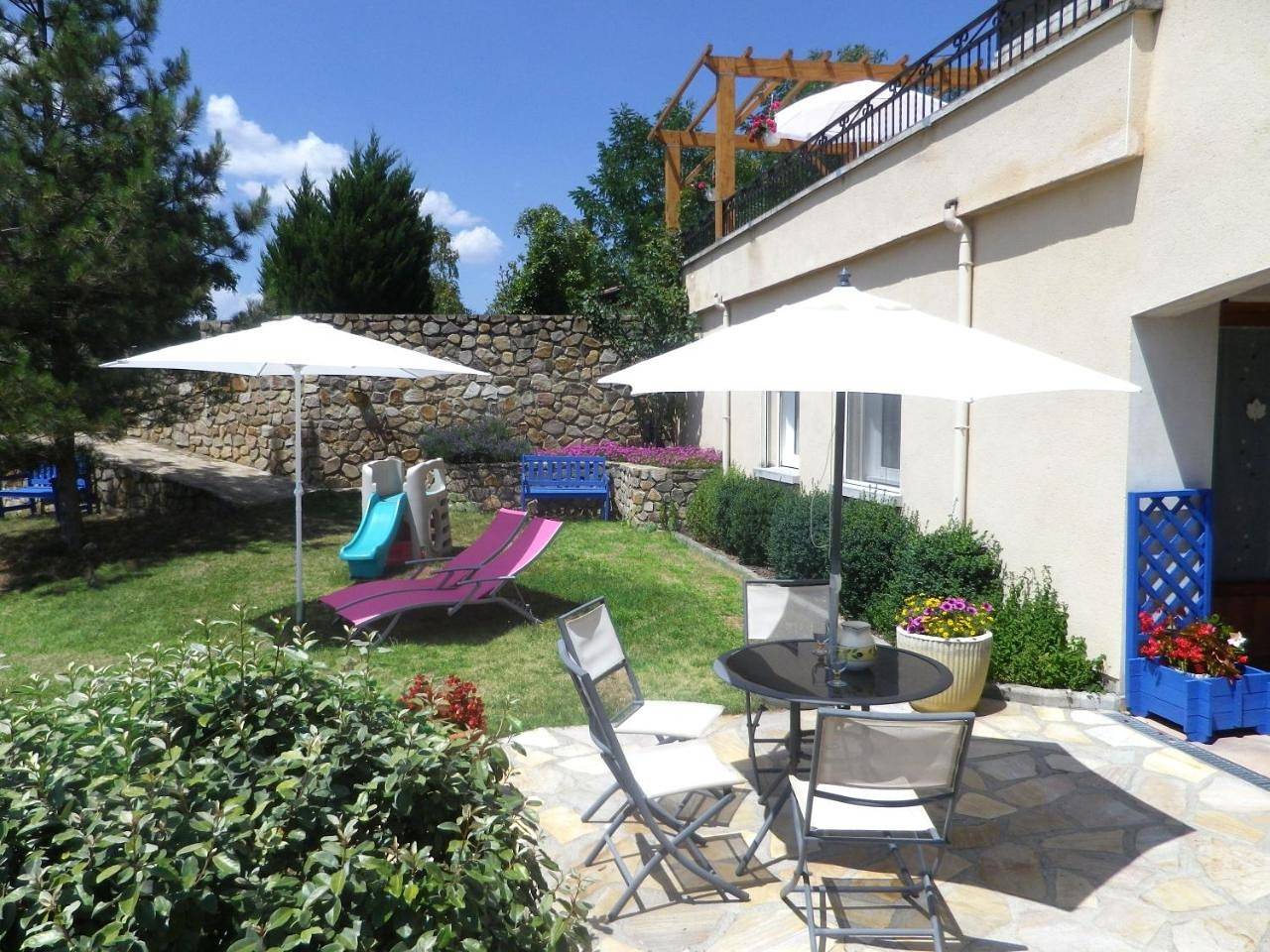 Superior Double Room with Kingsize Bed in Vieille-Brioude, Parc Naturel Régional Livradois-Forez