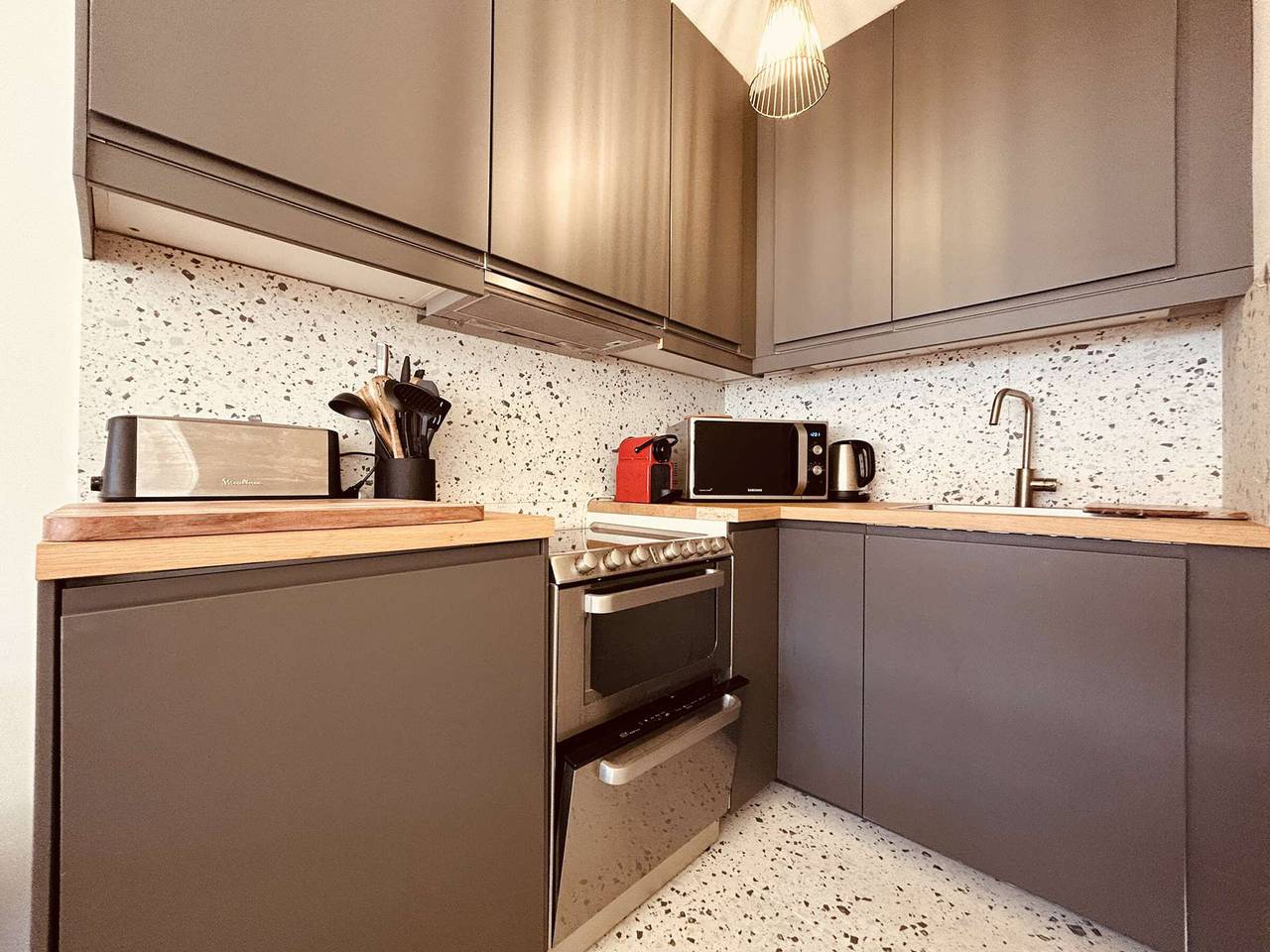 Ganze Wohnung, Studio-Kabine für 4 in Monêtier-les-Bains, Parkplatz, Balkon mit Bergblick in Le Monêtier-les-Bains, Serre Chevalier