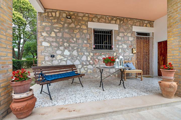 Casa vacanza per 4 persone, con giardino e balcone in Umbria