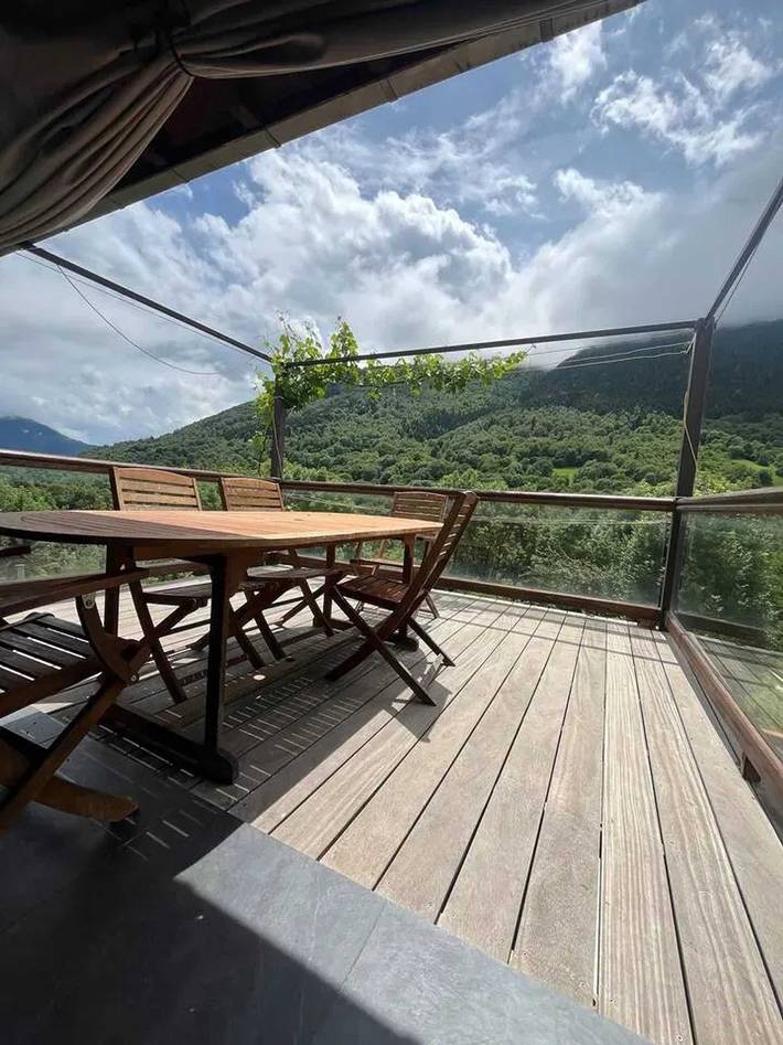 Location de vacances pour 6 personnes, avec terrasse et jardin à Saint-Aventin