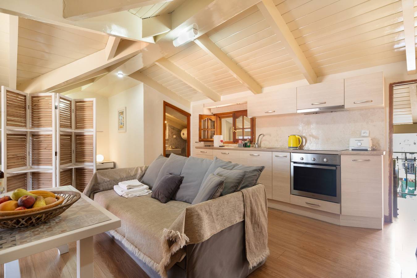 Entire apartment, Apartment 'Fiskardo' with Private Terrace, Wi-Fi and Air Conditioning in Argostoli, Kefalonia