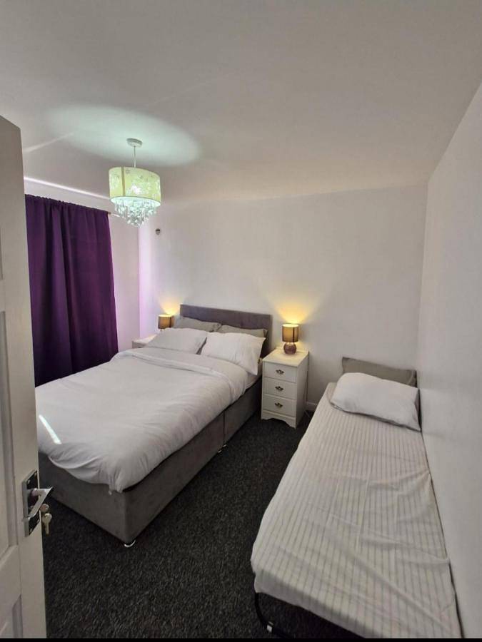 Three-Bedroom Home in Coventry, Birmingham Area