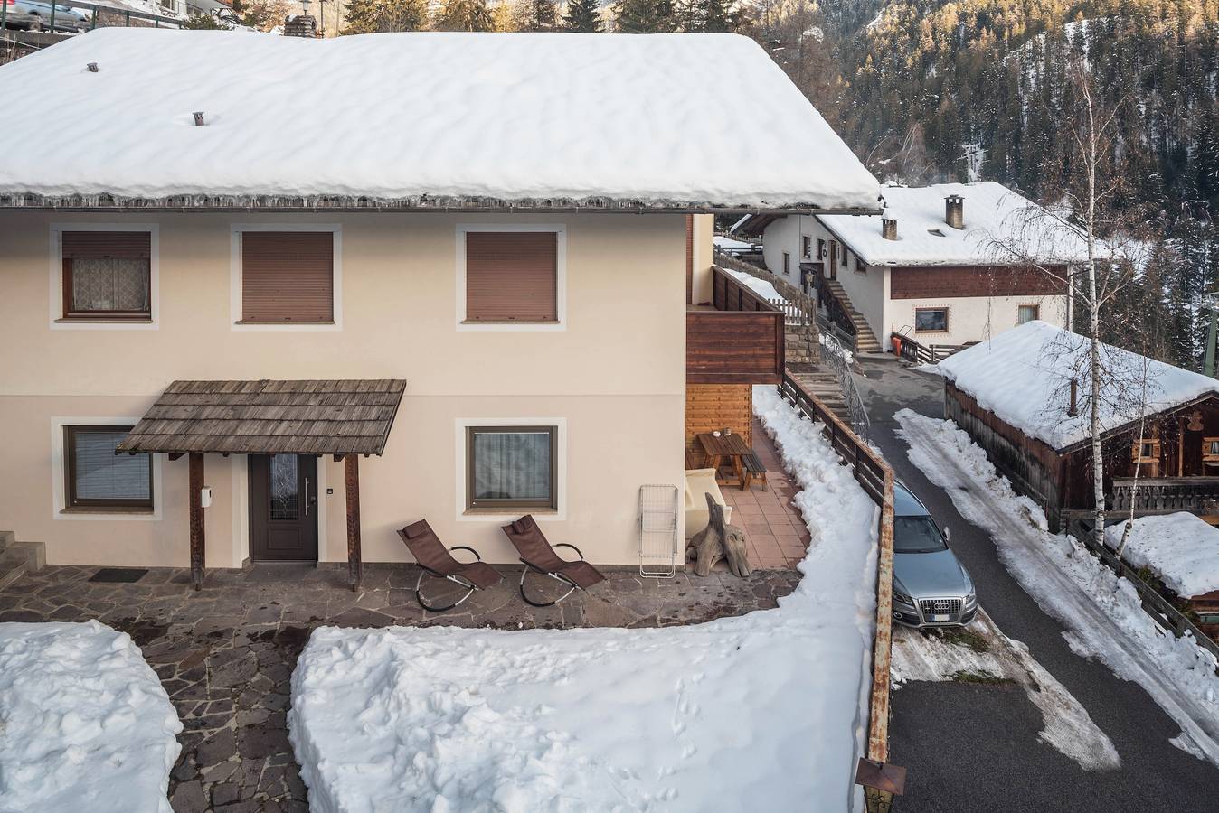 Appartamento intero, Accogliente appartamento "Ulrica" con vista sulle montagne, Wi-Fi, balcone e terrazza in Rainelles, Ortisei