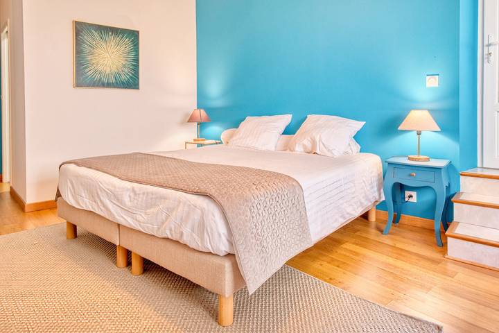 Guest House 'Chambre' with Private Terrace, Shared Garden and Wi-Fi in Eymet, Périgord Pourpre