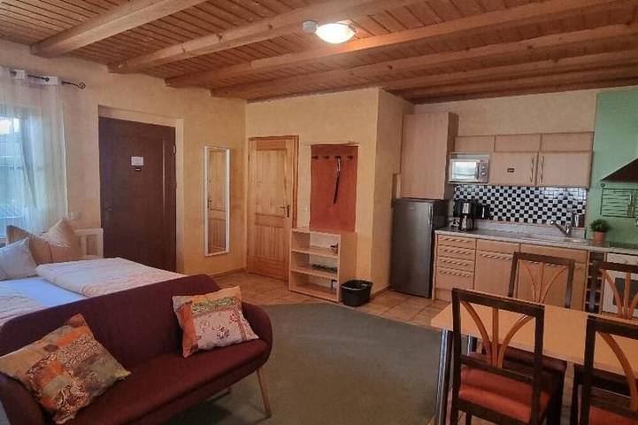 Ferienwohnung für 2 Personen, mit Balkon und Garten in Sommerach - 2