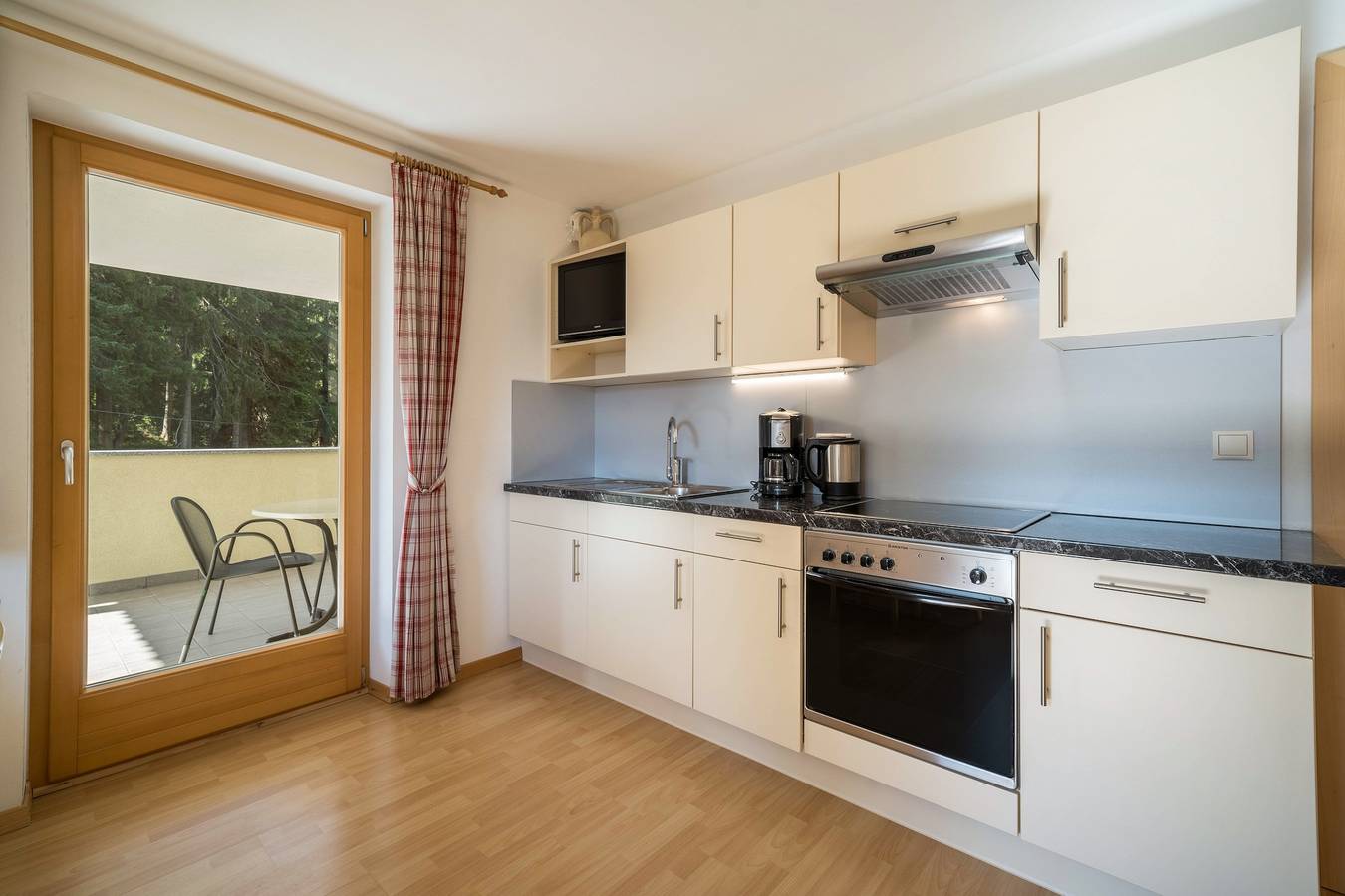 Ganze Wohnung, Ferienhaus "Maria Edelweiss" mit Bergblick, Balkon, Terrasse & Sauna in Capanne di Fuori, Moos in Passeier