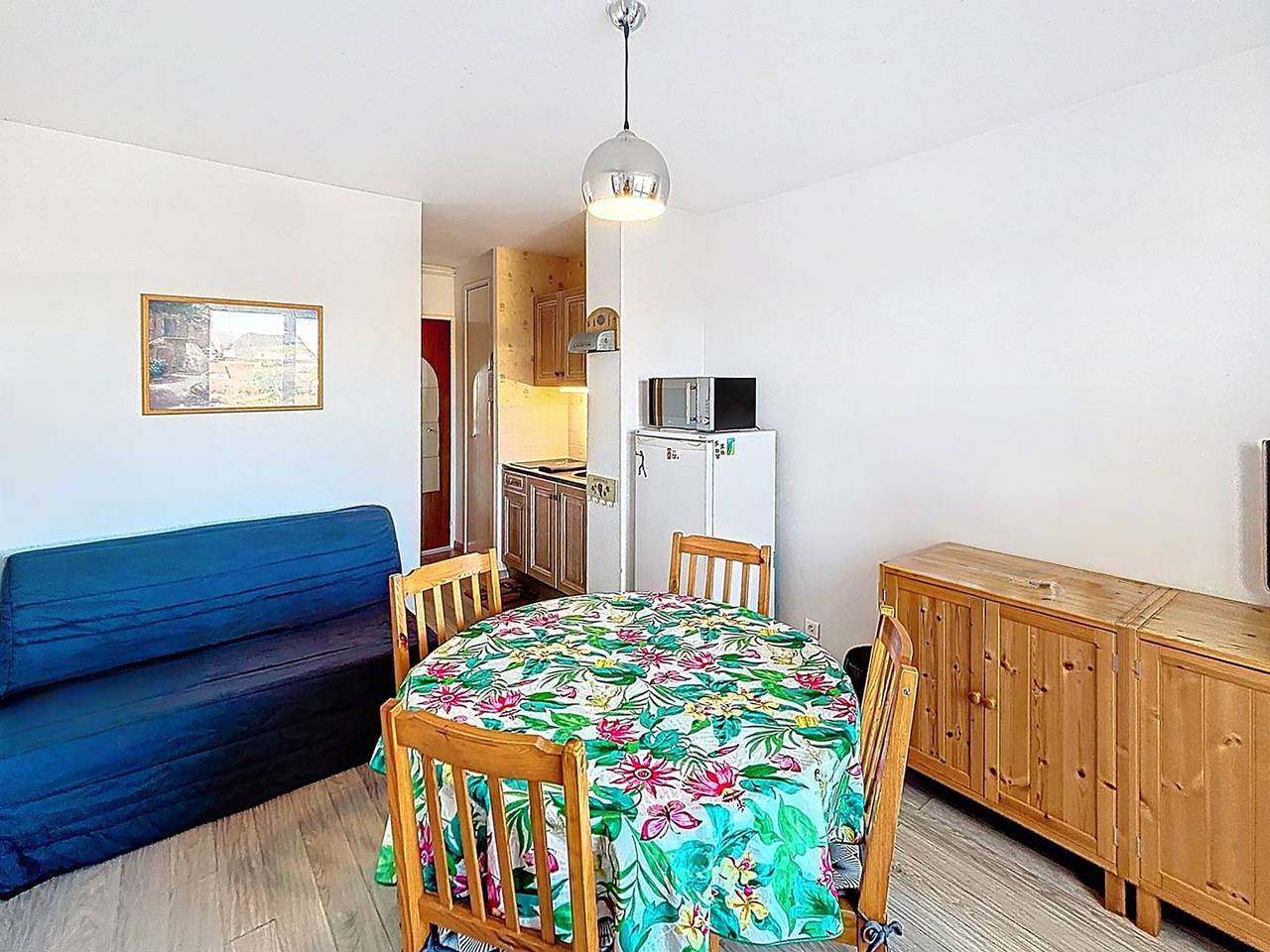 Studio entier, Charmant Studio Cabine 4 Pers, Balcons, Parking Privé, à 300m de la Plage de Merville-Franceville in Merville-Franceville-Plage, Région de Caen
