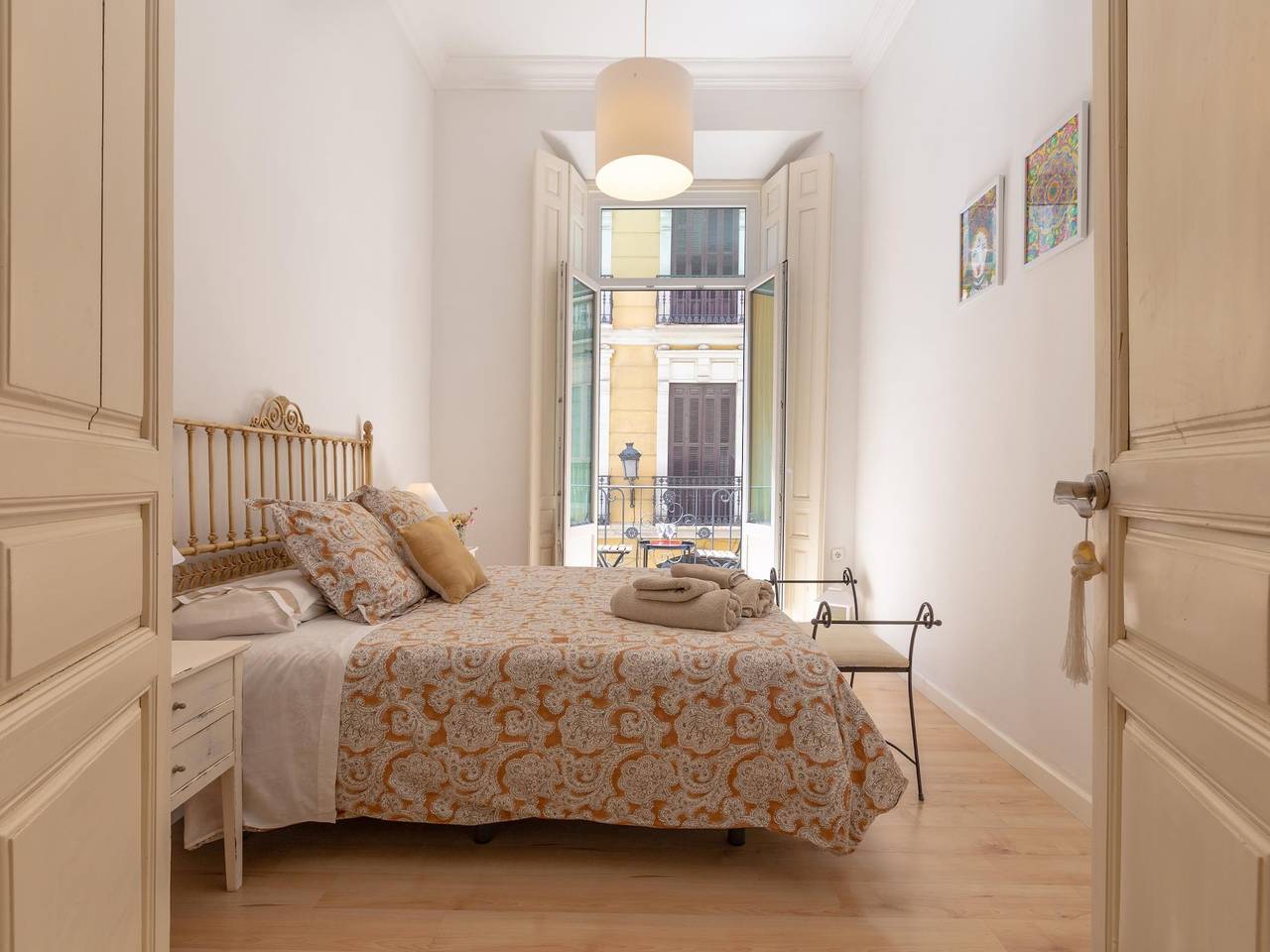 Apartamento vacacional entero, Apartamento con precioso balcón a la calle Molina Lario, junto a la Catedral in Malaga Centro Historico, Málaga