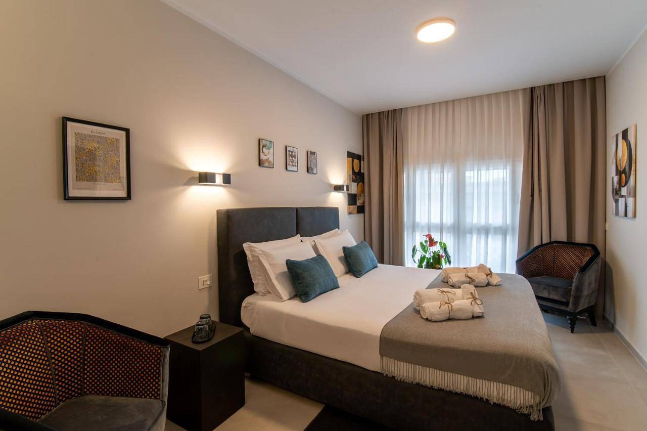 Single Room with Private Bathroom in Prato, Provincia di Prato