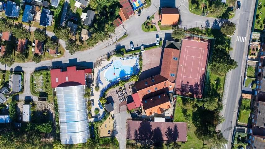 Location de vacances pour 3 personnes, avec jacuzzi et terrasse ainsi que piscine et sauna, animaux acceptés à Rang-du-Fliers - 4