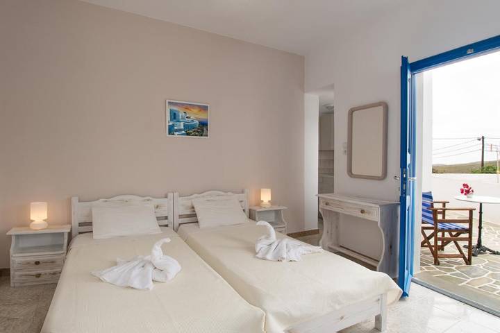 Maison d’hôte pour 2 personnes, avec jardin et terrasse dans Folégandros - 4