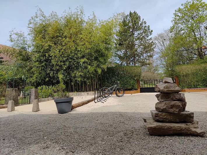 Chambre d’hôte pour 2 personnes, avec terrasse ainsi que jardin et vue, animaux acceptés à Myon