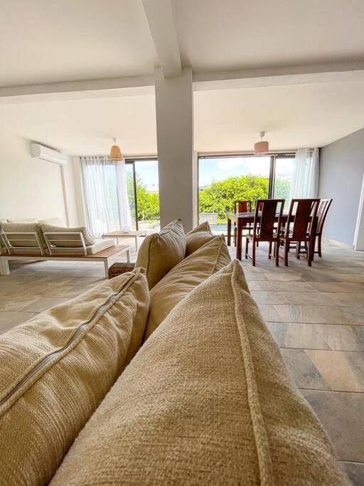 Location de vacances pour 5 personnes, avec jardin et piscine ainsi que jacuzzi et terrasse à Sainte-Suzanne - 4