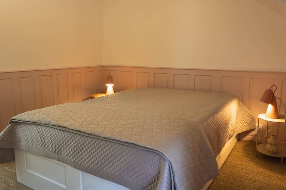 Holiday Home \"Ty Pesker\" with Air Conditioning in Pleurtuit, Saint-Malo region