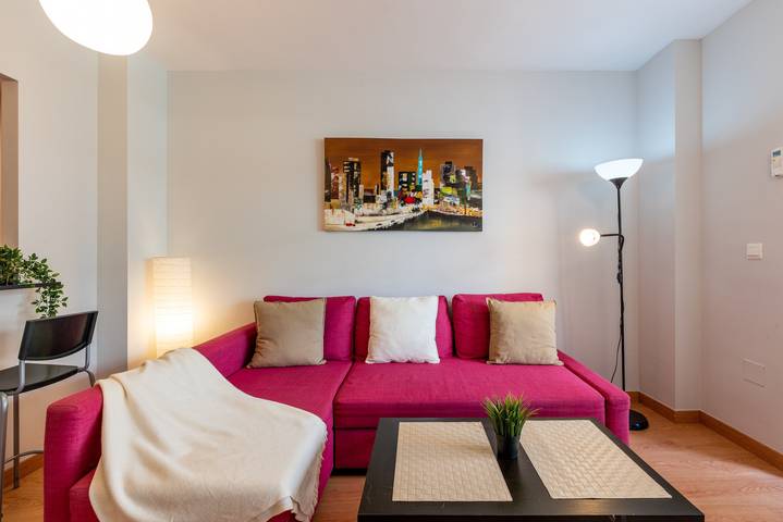 Ganze Wohnung, Ferienhaus 'Ferrandiz' in Meeresnähe mit Wlan in Altstadt Málaga, Malaga