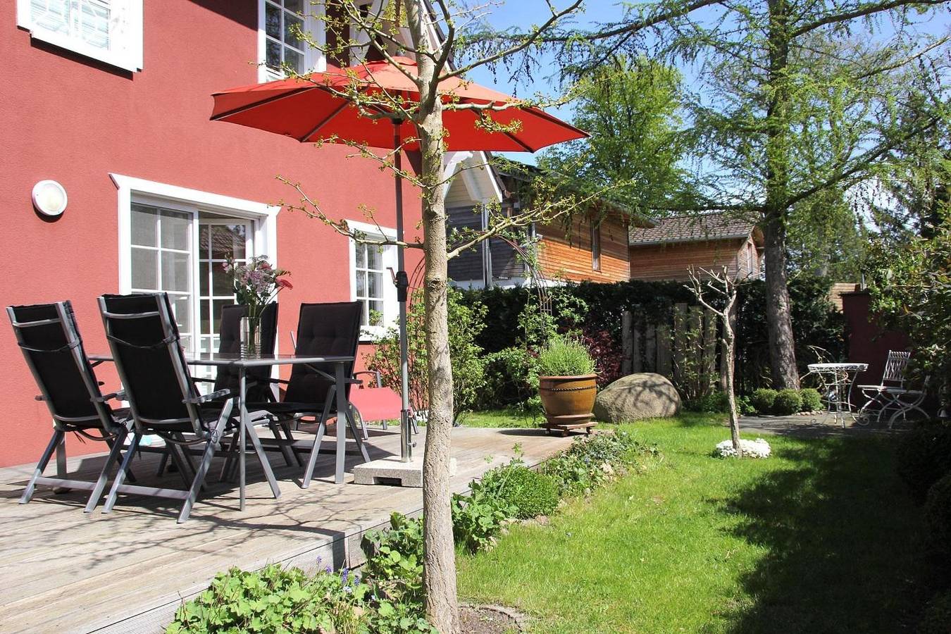 Vallmo, gemütliches Ferienhaus in Wald- und Strandnähe in Prerow, Fischland - Darß - Zingst