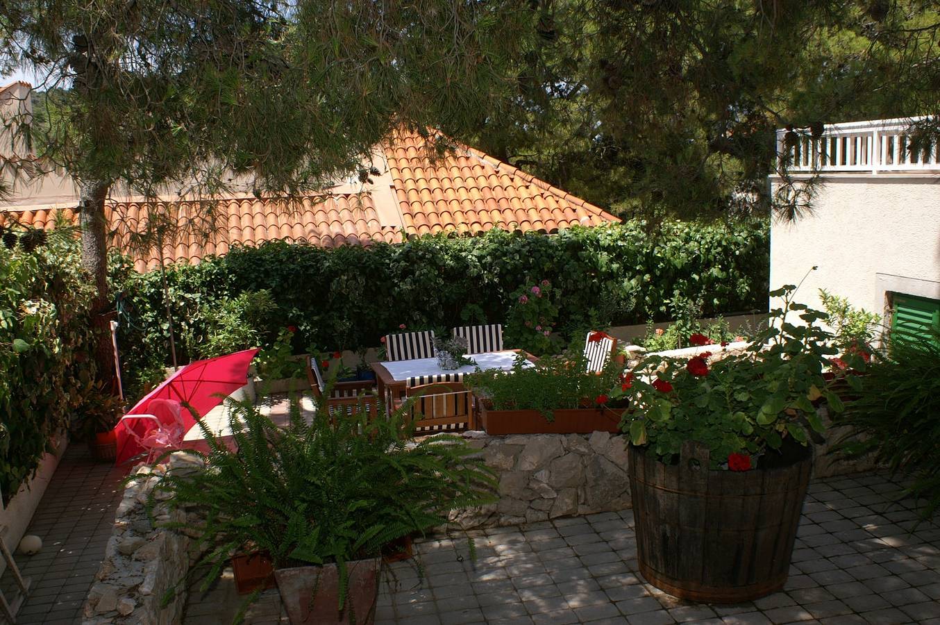 Ganze Wohnung, 1-Zimmer-Ferienwohnung mit Terrasse und Meerblick Razanj, Rogoznica A-4265-b in Ražanj, Šibenik-Knin