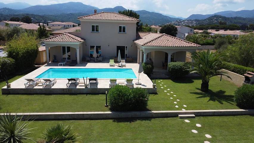 Maison de vacances pour 9 personnes, avec piscine ainsi que vue et jardin