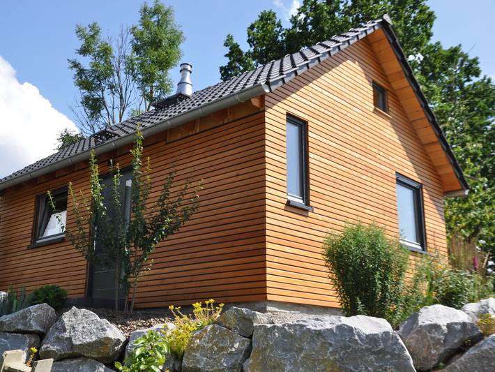 Chalet für 3 Personen, mit Terrasse und Garten in Hessen